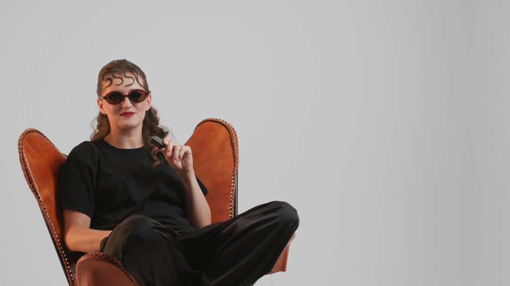 Kadr "Behind The Scenes: Rycerz - Basia Giewont" / Basia Giewont, artystka